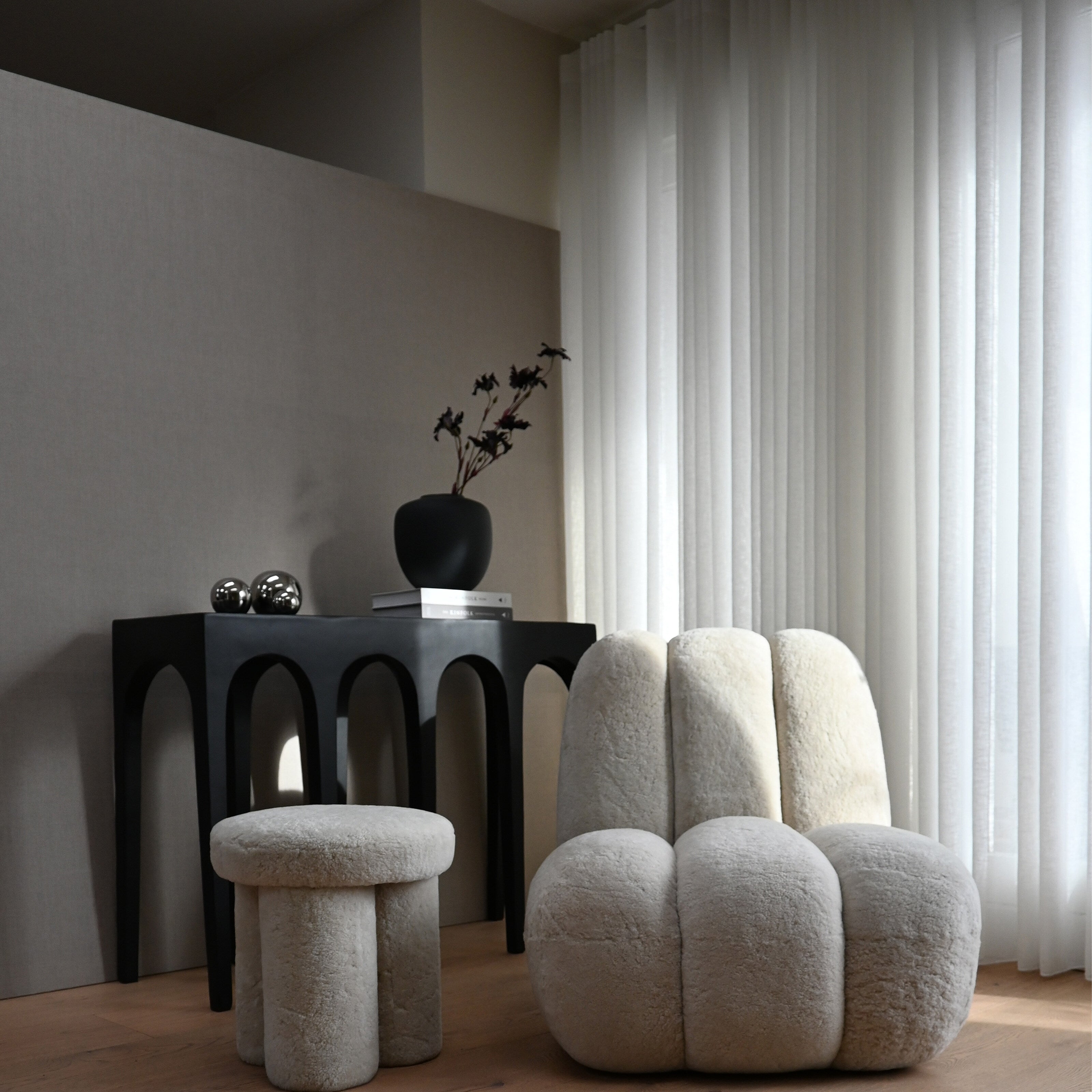 Big Foot Stool - Sheepskin