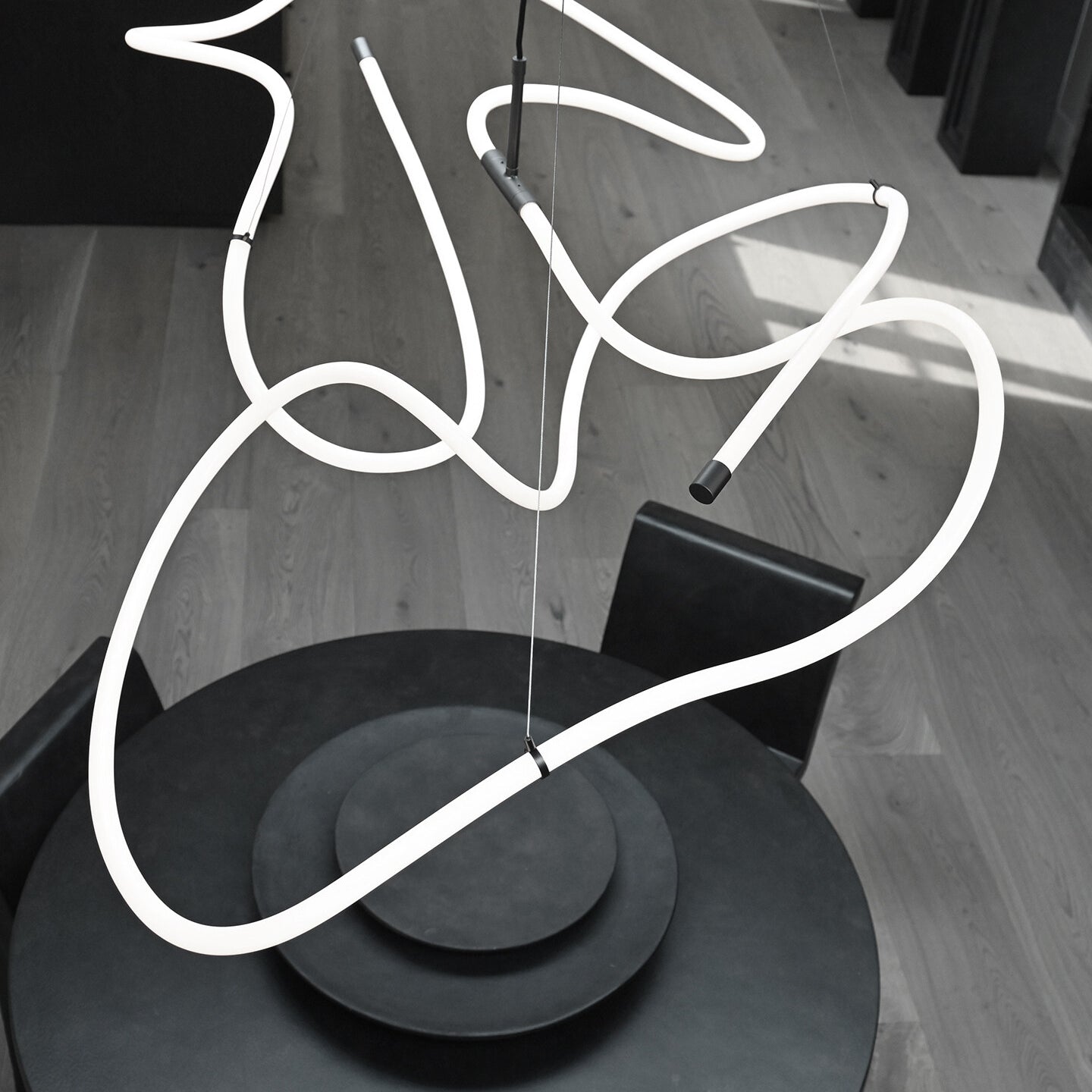 101 Copenhagen - Ghost Chandelier, Big - Neon (5m) - Chandelier