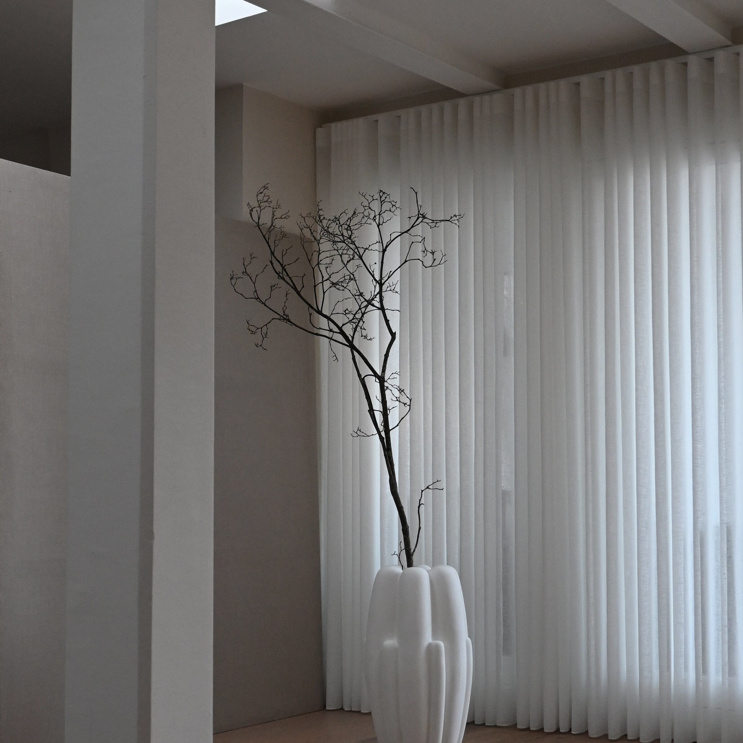 101 Copenhagen - Bloom Vase Slim, Big - Bone White - Vase