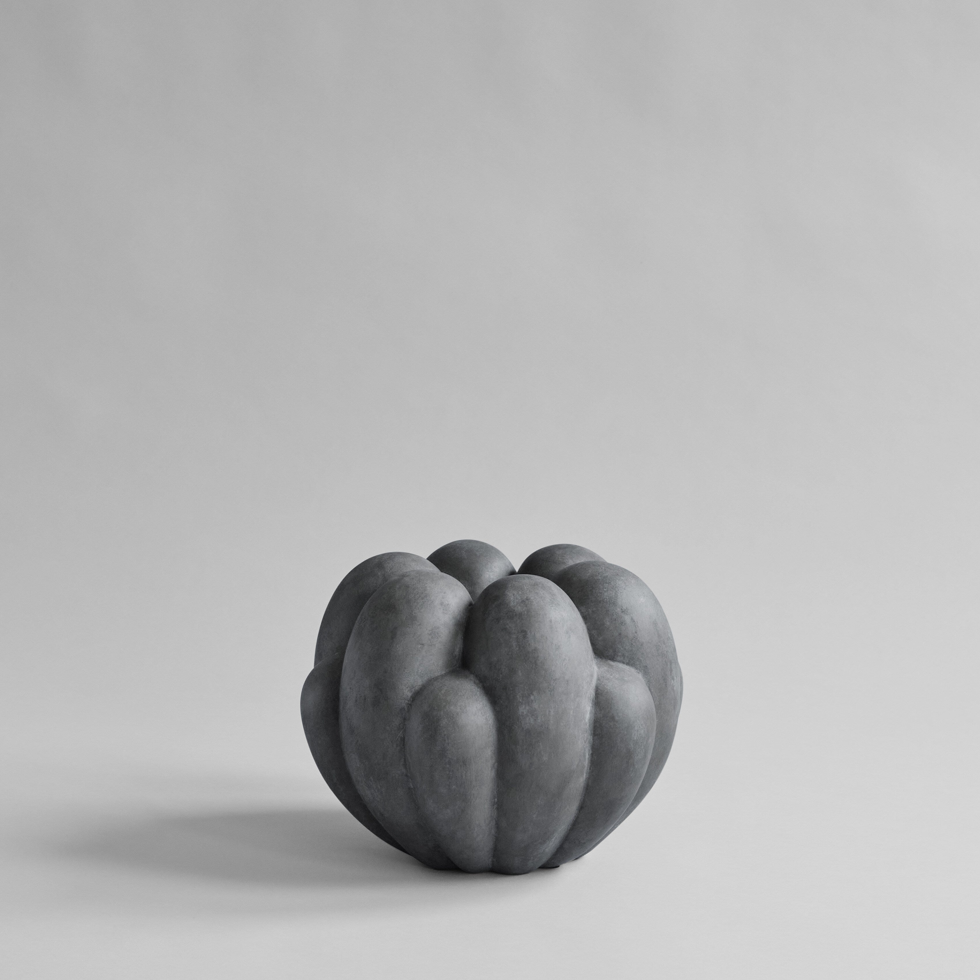 101 Copenhagen - Bloom Vase, Mini - Dark Grey - Vase
