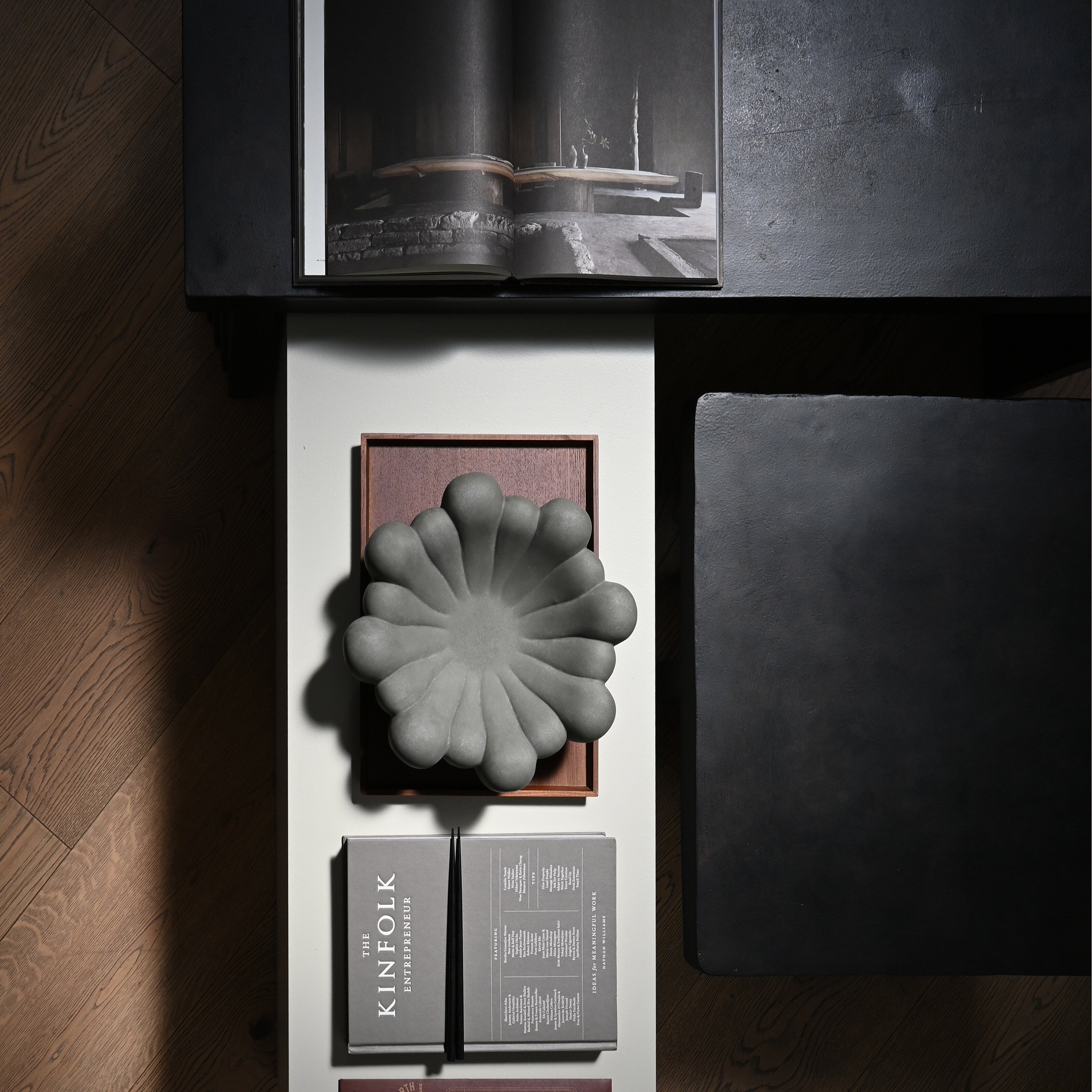 Bloom Tray, Medio - Dark Grey